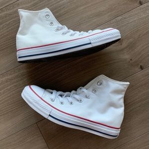 Converse Chuck Taylor High Top Sneakers *Like new*